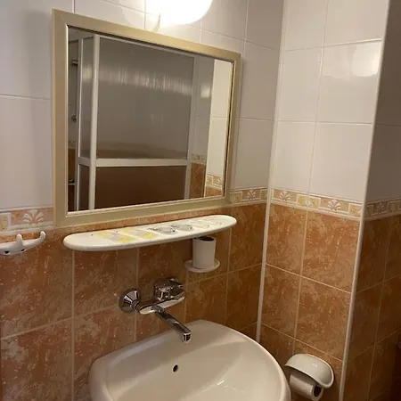 Хотел зонарита